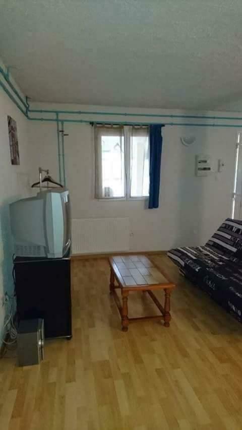 Gogo Location 1 Apartment Forest-Saint-Julien ภายนอก รูปภาพ