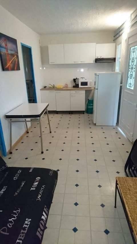 Gogo Location 1 Apartment Forest-Saint-Julien ภายนอก รูปภาพ