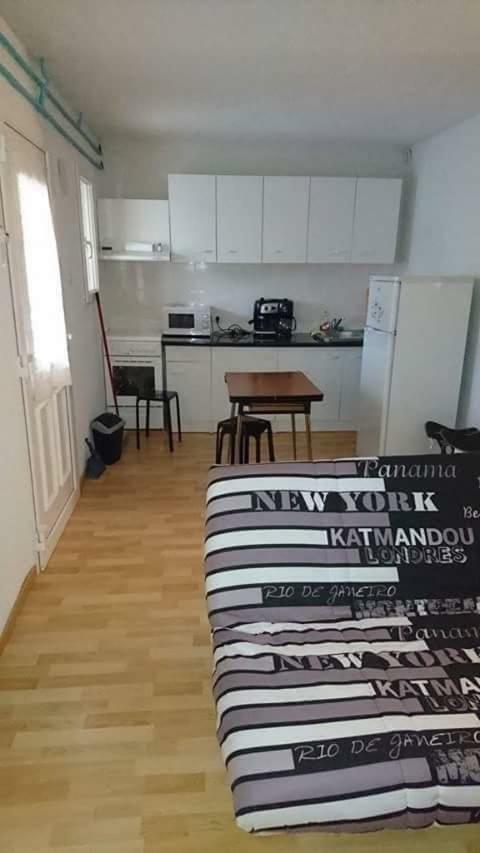 Gogo Location 1 Apartment Forest-Saint-Julien ภายนอก รูปภาพ