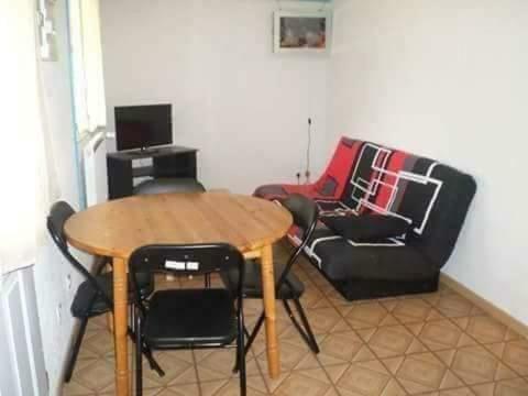 Gogo Location 1 Apartment Forest-Saint-Julien ภายนอก รูปภาพ
