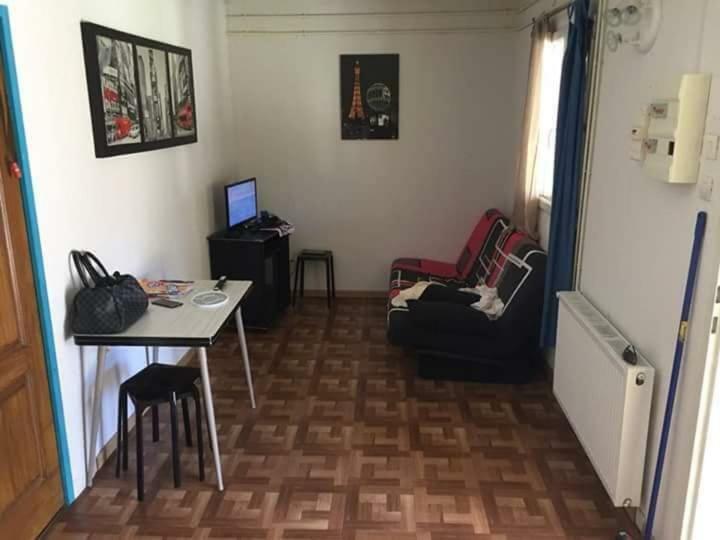 Gogo Location 1 Apartment Forest-Saint-Julien ภายนอก รูปภาพ